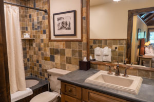 Black Bood Ridge Guest Room View Bathroom