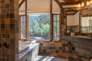 Mckinney Bay Suite bathroom