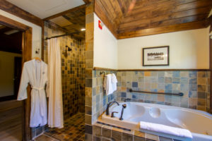 Mckinney Bay Suite jacuzzi tub